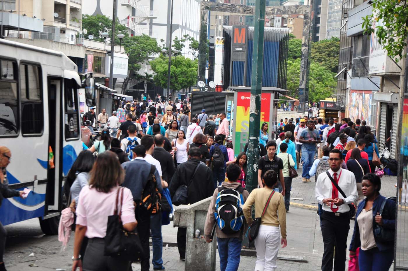 Caos en Caracas tras cierre de varias estaciones del Metro