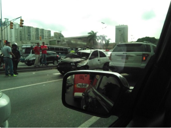 Accidente en la avenida Bolívar causa fuerte congestión vehicular