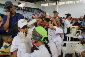 Doctor Yaso hizo reir a los niños de Carrizal durante semana integral de atención al niño, niña y adolescente