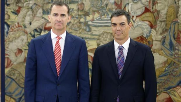 El Rey y Sánchez, en el Palacio de la Zarzuela - EFE