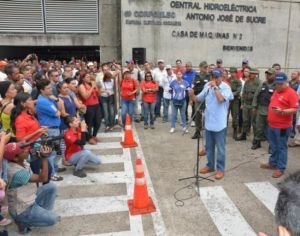 Corpoelec Guayana excluye a empleados que firmaron por el revocatorio en venta de alimentos