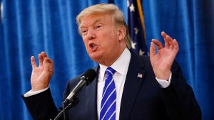 Trump provoca nueva polémica en torno a una condecoración militar