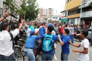 Dos heridos tras ataque a manifestantes frente al CNE Los Teques