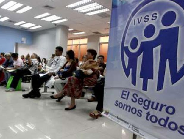 Trabajadores del Seguro Social exigen respeto a la contratación colectiva
