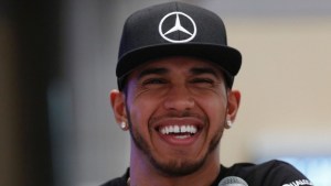 Sin pena ni temor, así le dio a “la maraca” Lewis Hamilton (VIDEO)