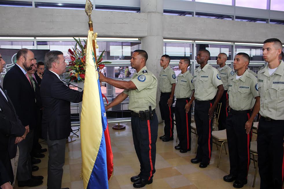 Alcalde Blyde graduó a nuevos funcionarios de PoliBaruta