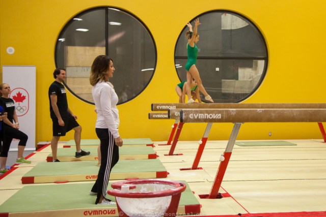 Nadia en su academia de gimnasia / Montreal News