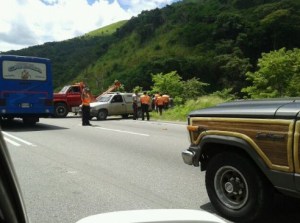 Accidente en la autopista Gran Mariscal de Ayacucho dejó cuatro muertos