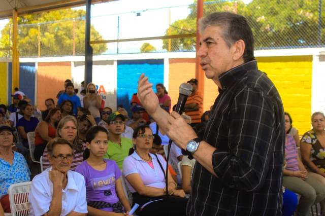 Alfredo Ramos juramentó 200 nuevas casas por el revocatorio