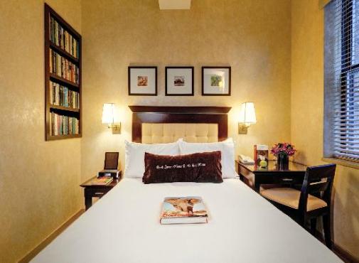 3_library-hotel
