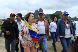 Mitzy de Ledezma: Venezuela entera está presa, pero seguiremos luchando por ella