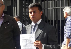 Conrado Pérez introduce denuncia por actos de terrorismo ante el Ministerio Público