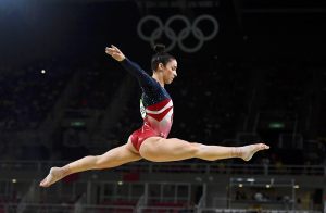 Novias olímpicas presenta: El desnudo dorado de la gimnasta estadounidense Raisman