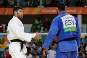 Judoca egipcio se negó a estrechar la mano de rival israelí en Río 2016