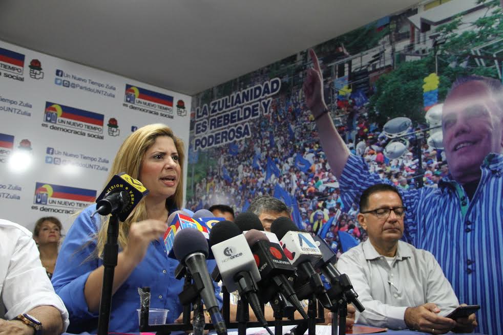 Nora Bracho: Maduro engaña al pueblo con un aumento salarial que se volverá sal y agua