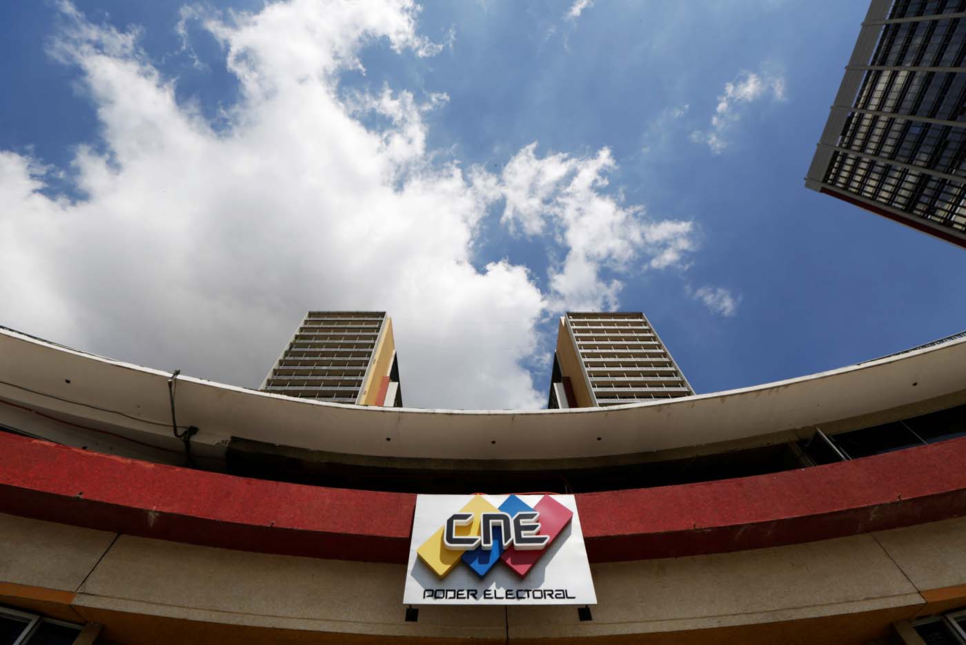 CNE suspende proceso de renovación de partidos durante Semana Santa