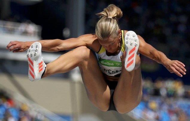 2016 Rio Olympics - Athletics - Women's Heptathlon Long Jump - Groups - Olympic Stadium - Rio de Janeiro, Brazil - 13/08/2016. Jennifer Oeser (GER) of Germany competes. REUTERS/Phil Noble FOR EDITORIAL USE ONLY. NOT FOR SALE FOR MARKETING OR ADVERTISING CAMPAIGNS.