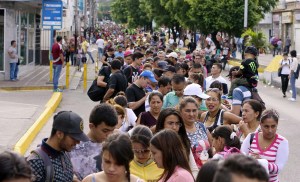 Unos 30 mil venezolanos votarán en Colombia en la consulta popular del #16Jul