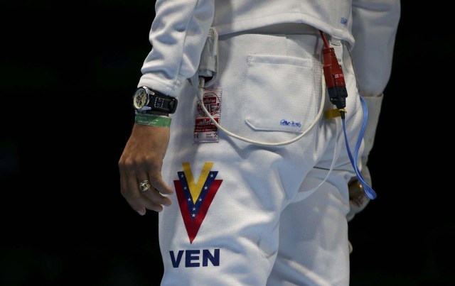 2016 Rio Olympics - Fencing - Preliminary - Men's Epee Team Table of 16 - Carioca Arena 3 - Rio de Janeiro, Brazil - 14/08/2016. Silvio Fernandez (VEN) of Venezuela. REUTERS/Issei Kato FOR EDITORIAL USE ONLY. NOT FOR SALE FOR MARKETING OR ADVERTISING CAMPAIGNS.