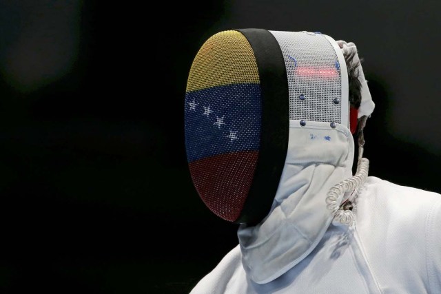 2016 Rio Olympics - Fencing - Preliminary - Men's Epee Team Table of 16 - Carioca Arena 3 - Rio de Janeiro, Brazil - 14/08/2016. Francisco Limardo (VEN) of Venezuela competes. REUTERS/Issei Kato FOR EDITORIAL USE ONLY. NOT FOR SALE FOR MARKETING OR ADVERTISING CAMPAIGNS.