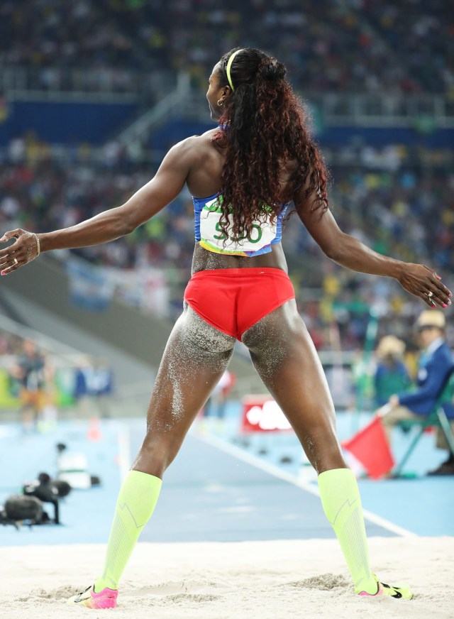 . Rio De Janeiro (Brazil), 15/08/2016.- Caterine Ibarguen of Colombia reacts after an attempt in the women's Triple Jump final of the Rio 2016 Olympic Games Athletics, Track and Field events at the Olympic Stadium in Rio de Janeiro, Brazil, 14 August 2016. Ibarguen won gold. (Atletismo, Brasil) EFE/EPA/DIEGO AZUBEL