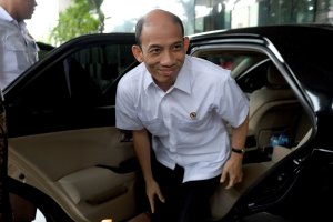 Destituido ministro indonesio por tener doble nacionalidad