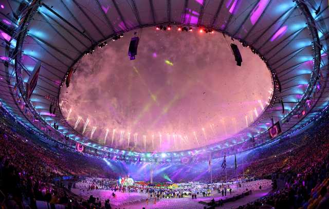 2016 Rio Olympics - Closing ceremony - Maracana - Rio de Janeiro, Brazil - 21/08/2016. Fireworks explode during the closing ceremony. REUTERS/Toby Melville FOR EDITORIAL USE ONLY. NOT FOR SALE FOR MARKETING OR ADVERTISING CAMPAIGNS.