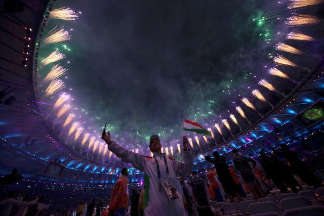 2016 Rio Olympics - Closing ceremony - Maracana - Rio de Janeiro, Brazil - 21/08/2016. Participants celebrate as fireworks explode during the closing ceremony. REUTERS/Stefan Wermuth FOR EDITORIAL USE ONLY. NOT FOR SALE FOR MARKETING OR ADVERTISING CAMPAIGNS.