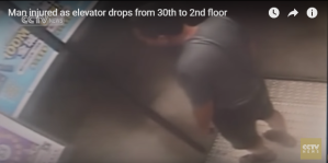 ¡No te volverás a subir a un ascensor! cuando veas el accidente que sufrió un hombre cayendo 30 pisos