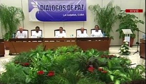 Gobierno colombiano y FARC sellan histórico acuerdo de paz y cierran negociación