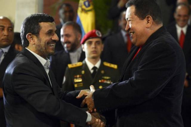 El presidente iraní Mahmoud Ahmadinejad se encontró con el venezolano Hugo Chávez, en 2012 / (Juan Barreto/AFP)