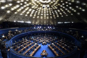 El Senado abre sesión para escuchar a los testigos de la defensa de Rousseff