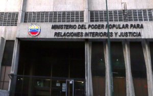 Gobierno venezolano dice que revocó arresto domiciliario a Ceballos por plan fuga (Comunicado)