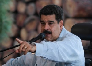 ¡Continúa la persecución! Ahora Maduro amenaza con demandar a Ramos Allup