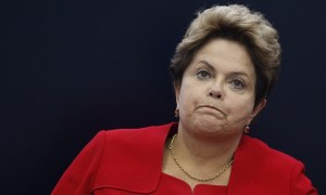 Dilma Roussef lidera sondeo para ser elegida senadora en Brasil