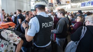 Evacúan el aeropuerto de Frankfurt en Alemania por amenaza de explosión