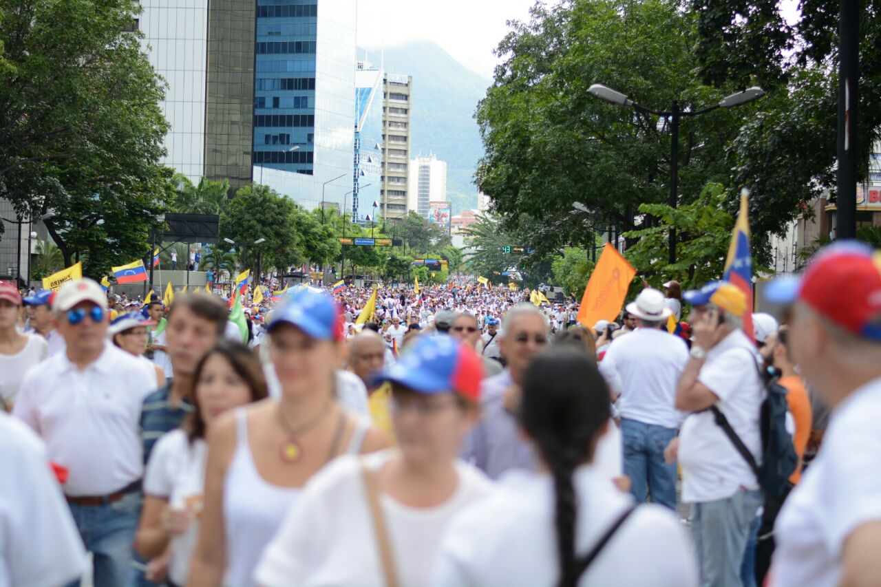 Miles de venezolanos participan en la Toma de Caracas para pedir el revocatorio #1S (fotos)