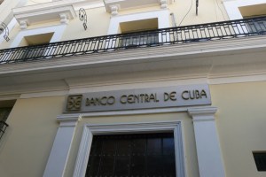 Cuba firma acuerdo de cooperación que abre la puerta a su entrada en CAF