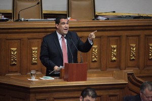 Matheus a Maduro: Allanar inmunidad parlamentaria por decreto es un delito penado con prisión