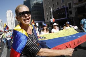 Venezolanos en España regresarían al país si hay un cambio político