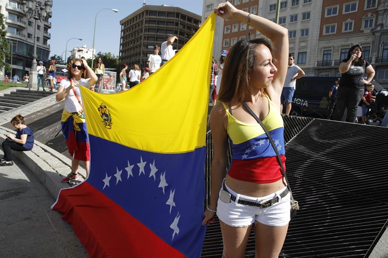 Partidos españoles apoyan la manifestación opositora en Madrid contra Maduro