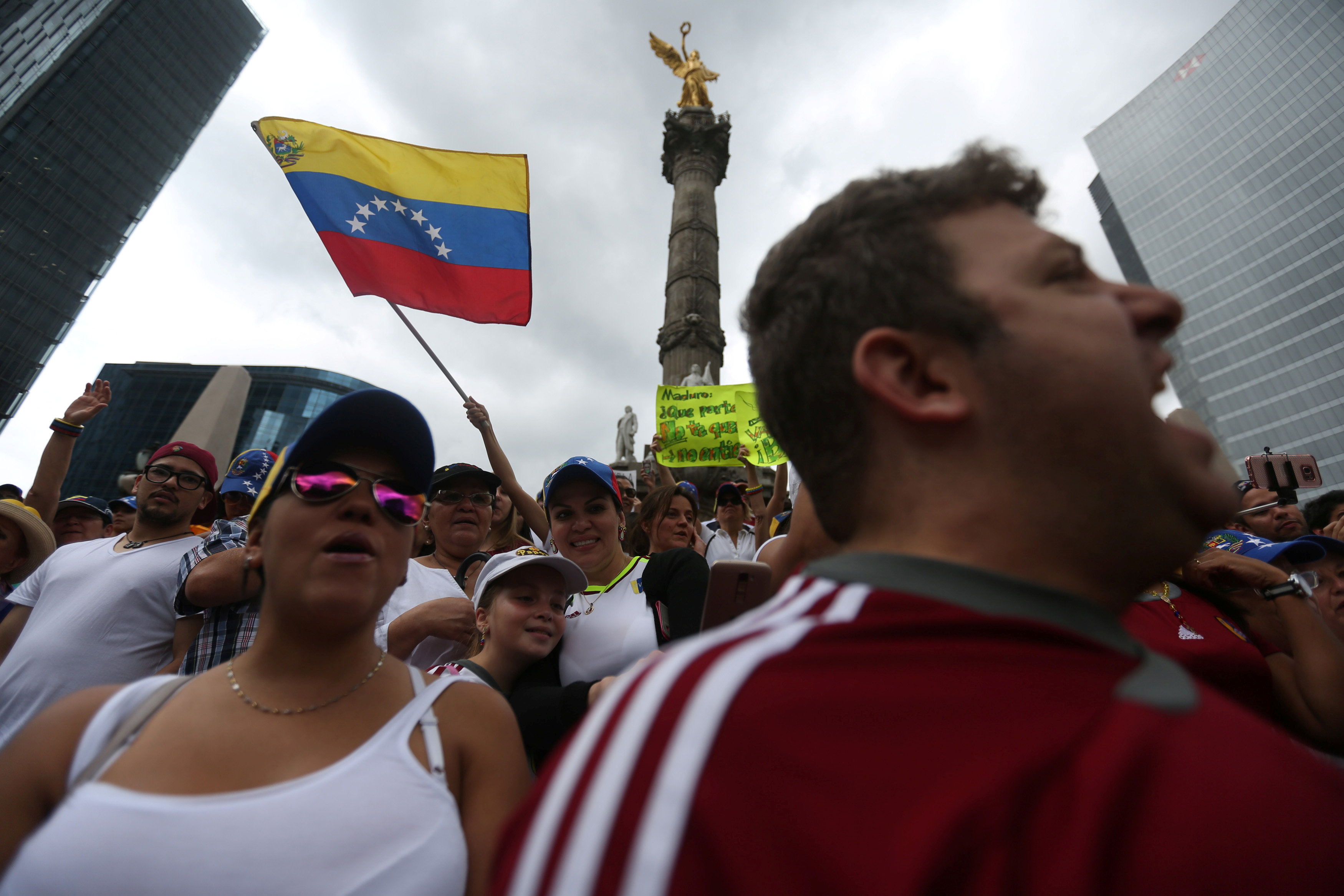 FOTOS: La contundente protesta de venezolanos en México para exigir Revocatorio