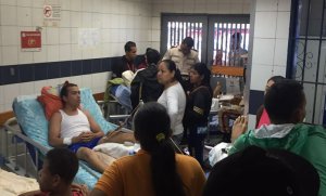 Pacientes del Periférico de Catia cierran accesos al hospital por falta de insumos (Fotos)
