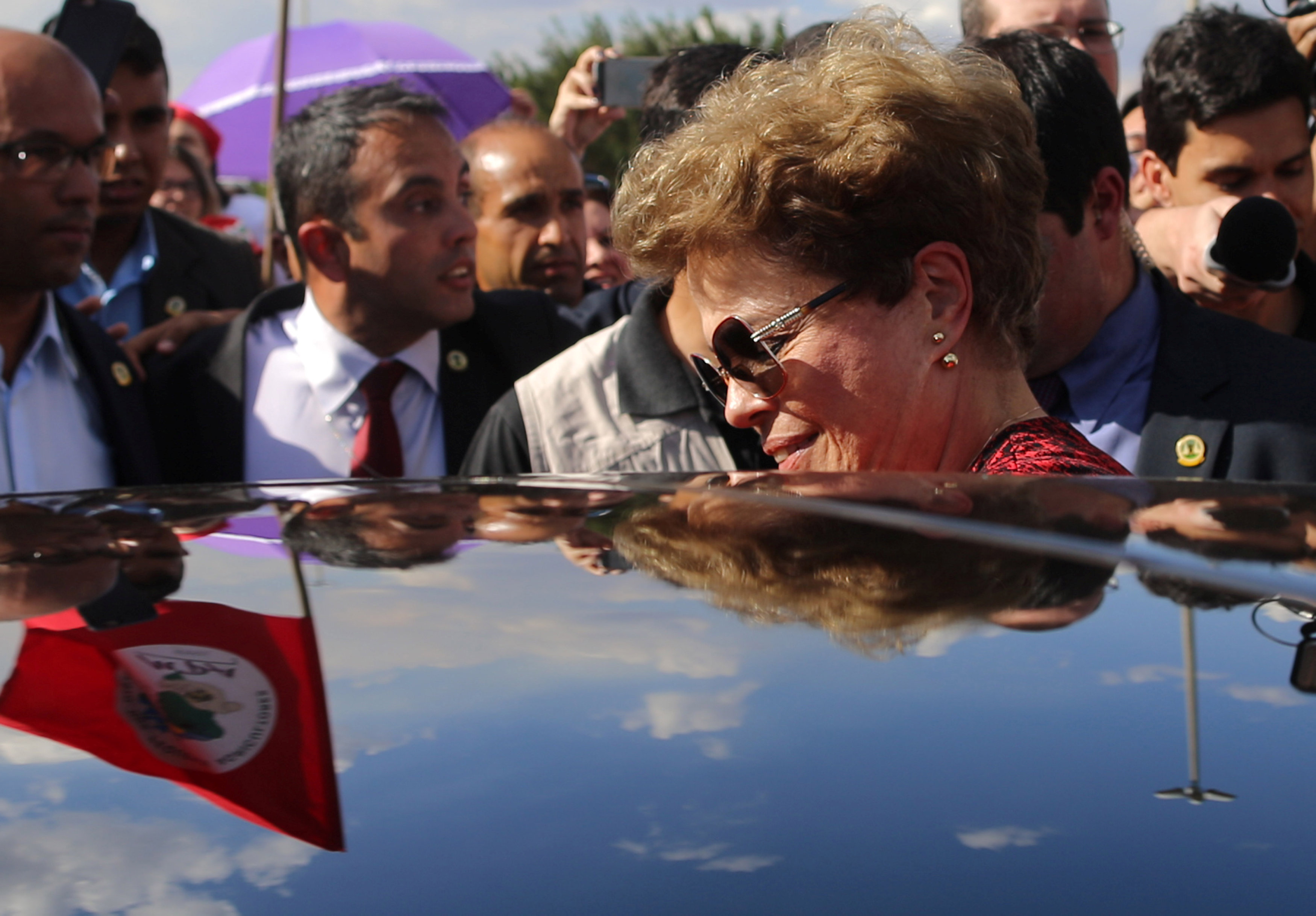 Dilma Rousseff deja la residencia presidencial