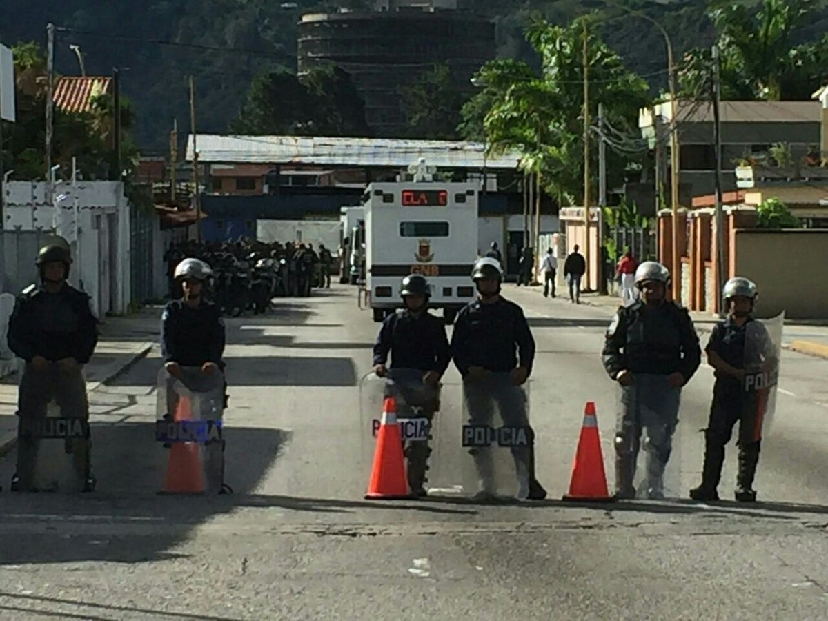 Capriles afirma que marcha chavista de hoy es un “despliegue militar y policial”