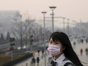 Contaminación atmosférica causa una de cada 10 muertes en el mundo