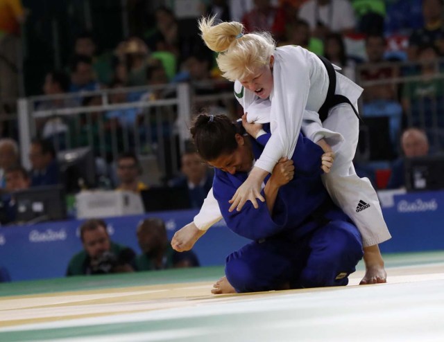 2016 Rio Paralympics - Judo - Final - Women's 70 kg Bronze Medal Final A - Carioca Arena 3 - Rio de Janeiro, Brazil - 10/09/2016. Lucija Breskovic (R) of Croatia competes with Naomi Soazo of Venezuela. REUTERS/Carlos Garcia Rawlins FOR EDITORIAL USE ONLY. NOT FOR SALE FOR MARKETING OR ADVERTISING CAMPAIGNS.