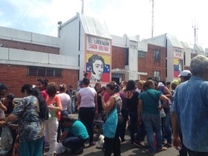 Familiares de detenidos en Politáchira demandan la destitución del director
