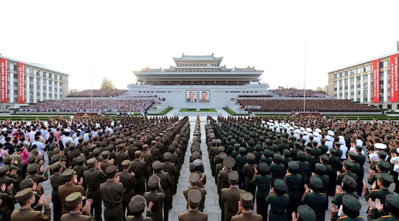 Corea del Norte congrega unidades militares en Pyongyang para una demostración de fuerza