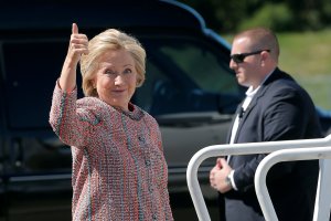 Clinton aumenta su ventaja entre votantes hispanos de Florida y Colorado